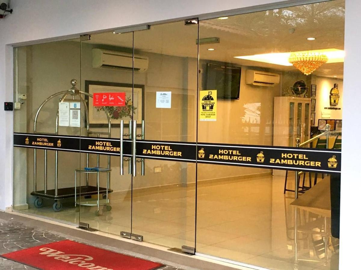 Hotel Zamburger Tengkera Melaka Buitenkant foto